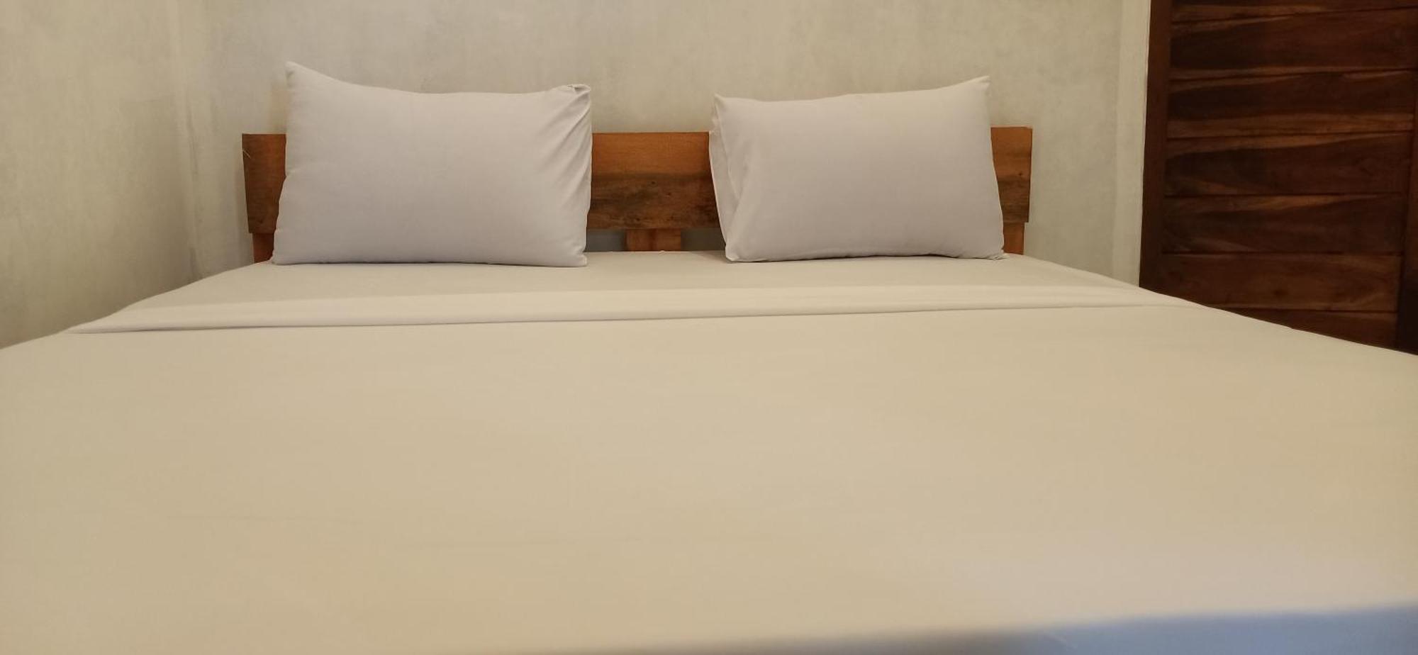 Bayan Exotic Homestay Сенару Екстер'єр фото