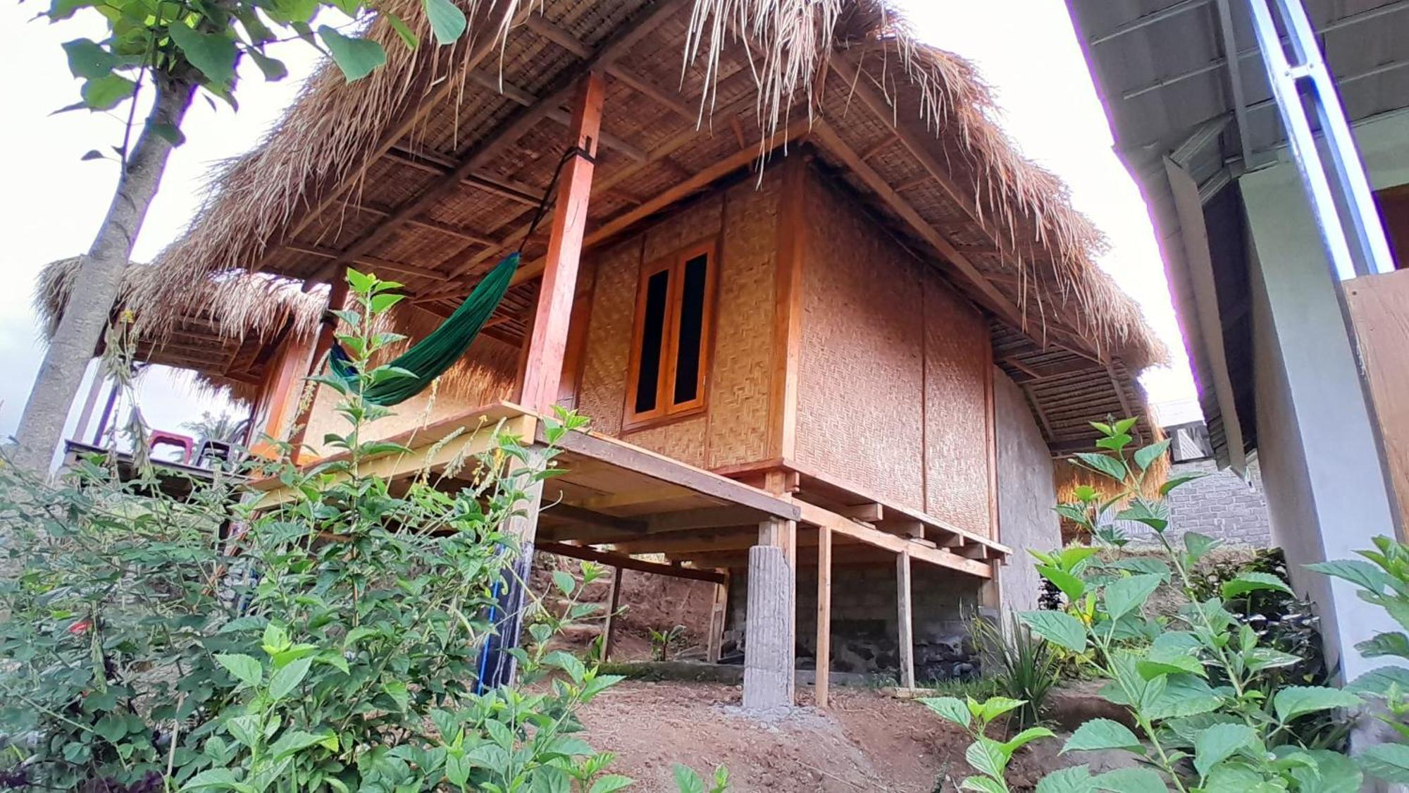 Bayan Exotic Homestay Сенару Екстер'єр фото