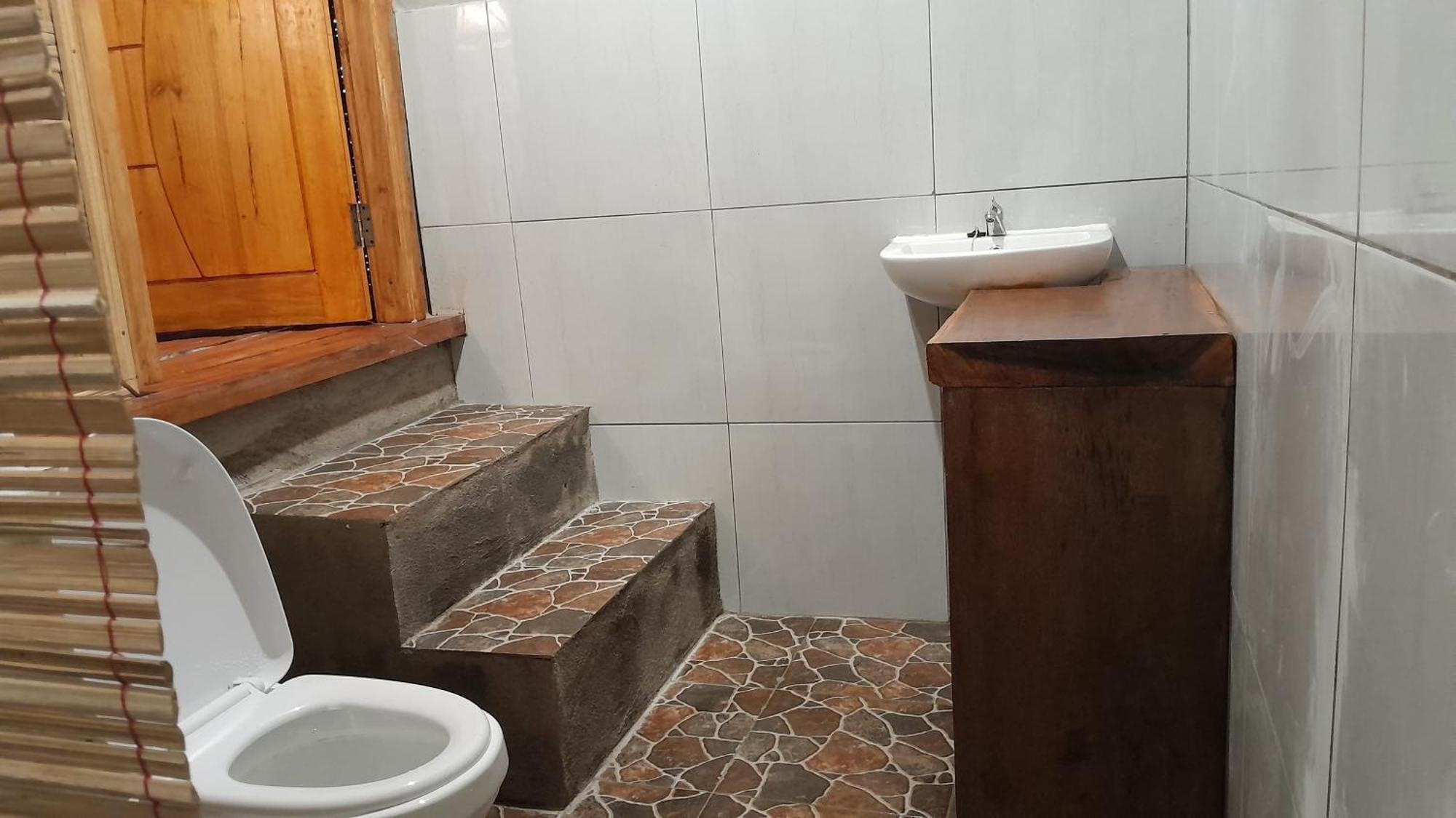 Bayan Exotic Homestay Сенару Екстер'єр фото